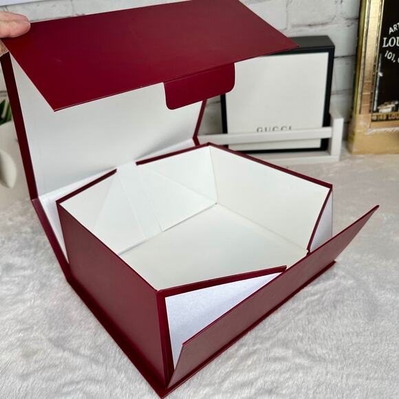 GUCCI Large Red magnetic closure gift box - Picture 7 of 10